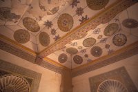 un magnifique plafond peint