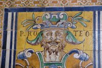 Dans l'Alcazar, ornement en céramique d'une salle