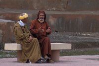 Taroudant, discussion sur un banc